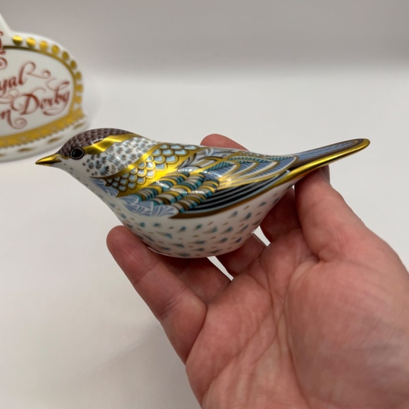 Royal Crown Derby Blackcap Warbler bone china paperweight figurine. Gold Stopper - Picture 10 of 10